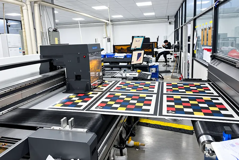 Digital textile printer producing grids of multicolor test patterns